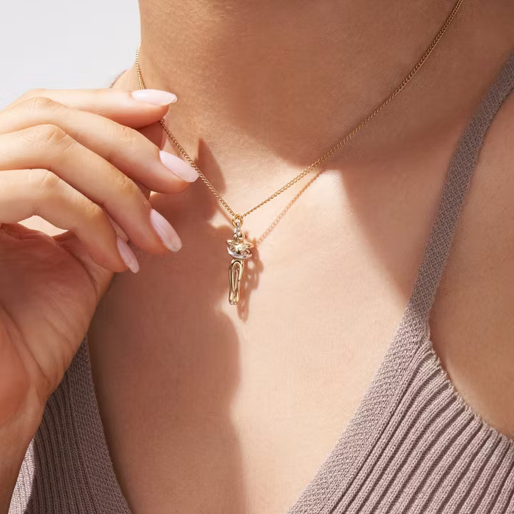 Aoaome Hug Necklaces