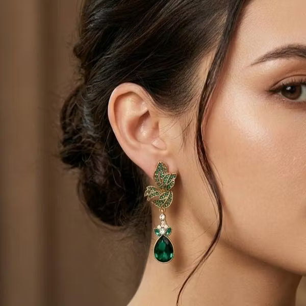 Aoaome 925 Silver Vintage Emerald Green Gem Drop Earrings