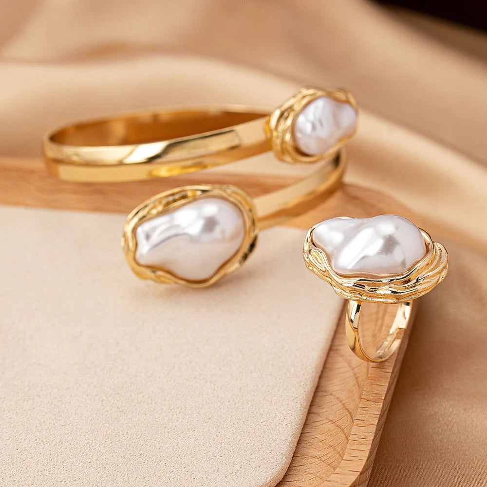 Aoaome Baroque Pearl and Metal Pendant Necklace Sets