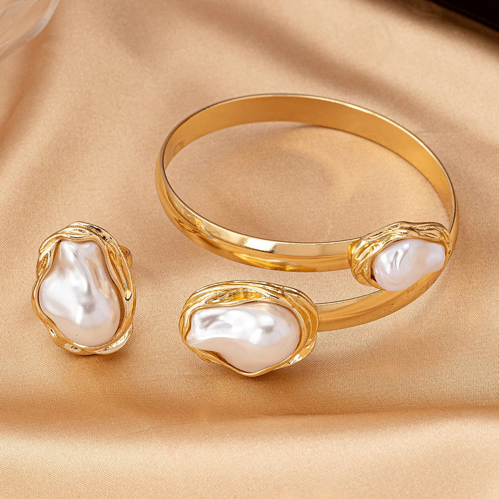 Aoaome Baroque Pearl and Metal Pendant Necklace Sets
