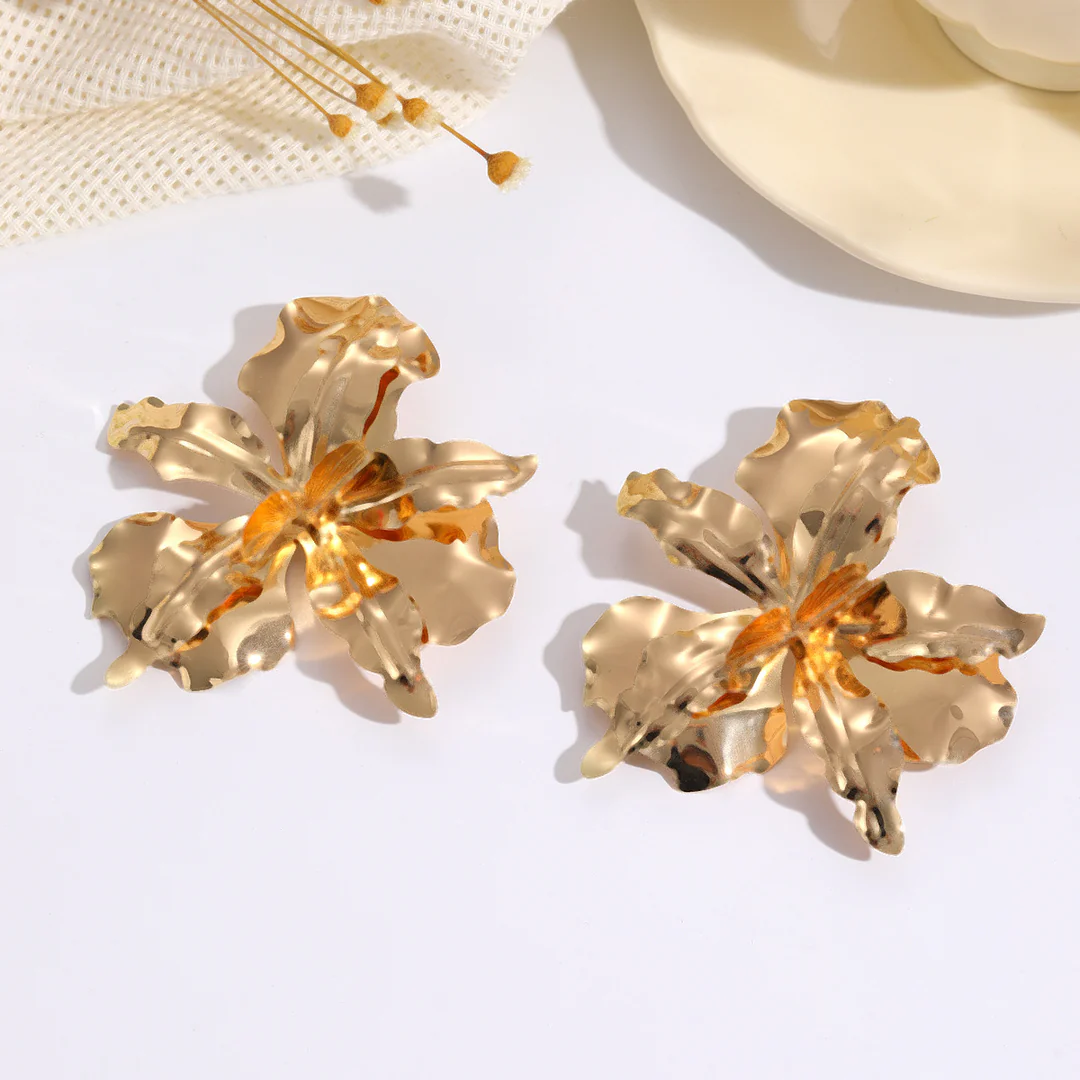 Aoaome Fashionable Petal Earrings