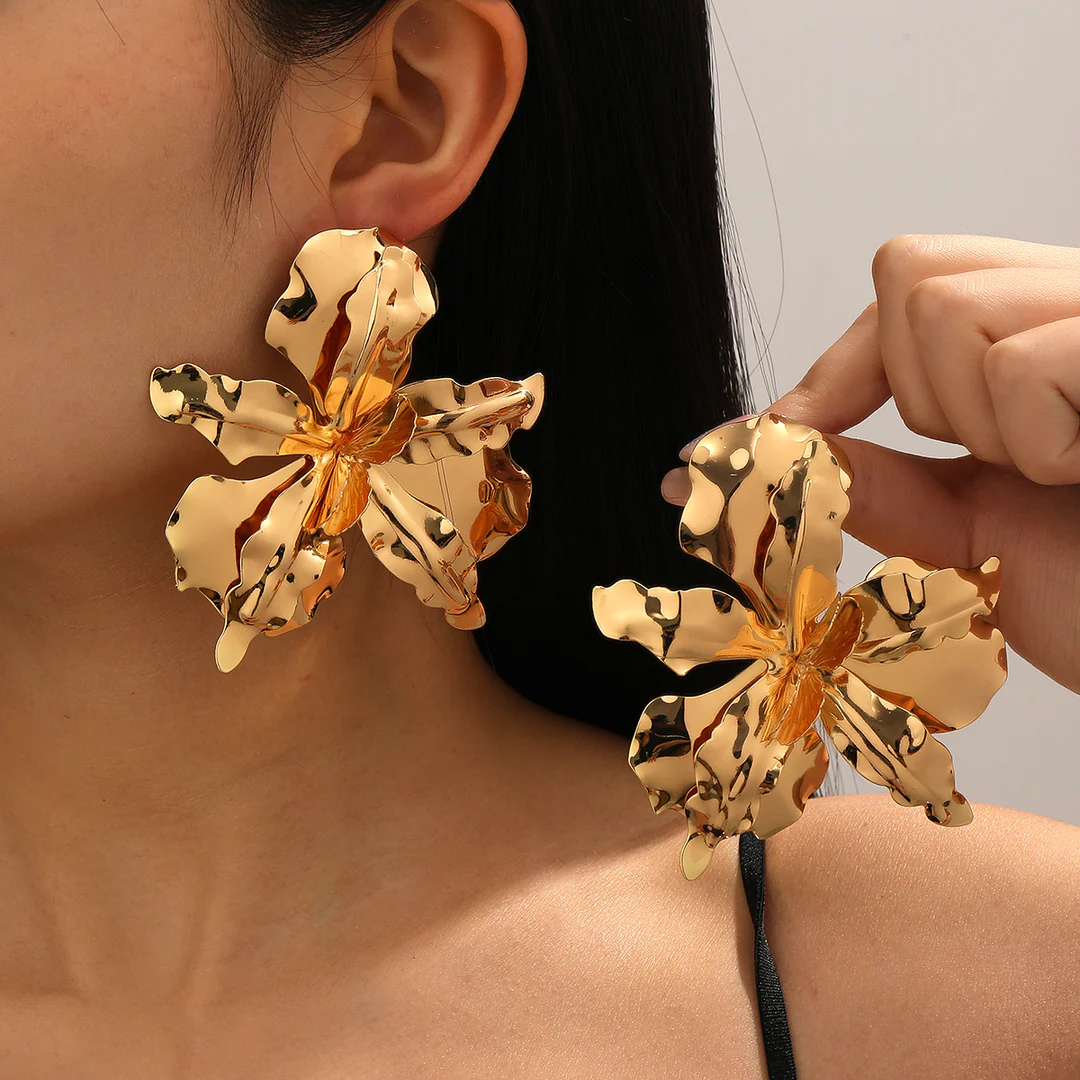 Aoaome Fashionable Petal Earrings