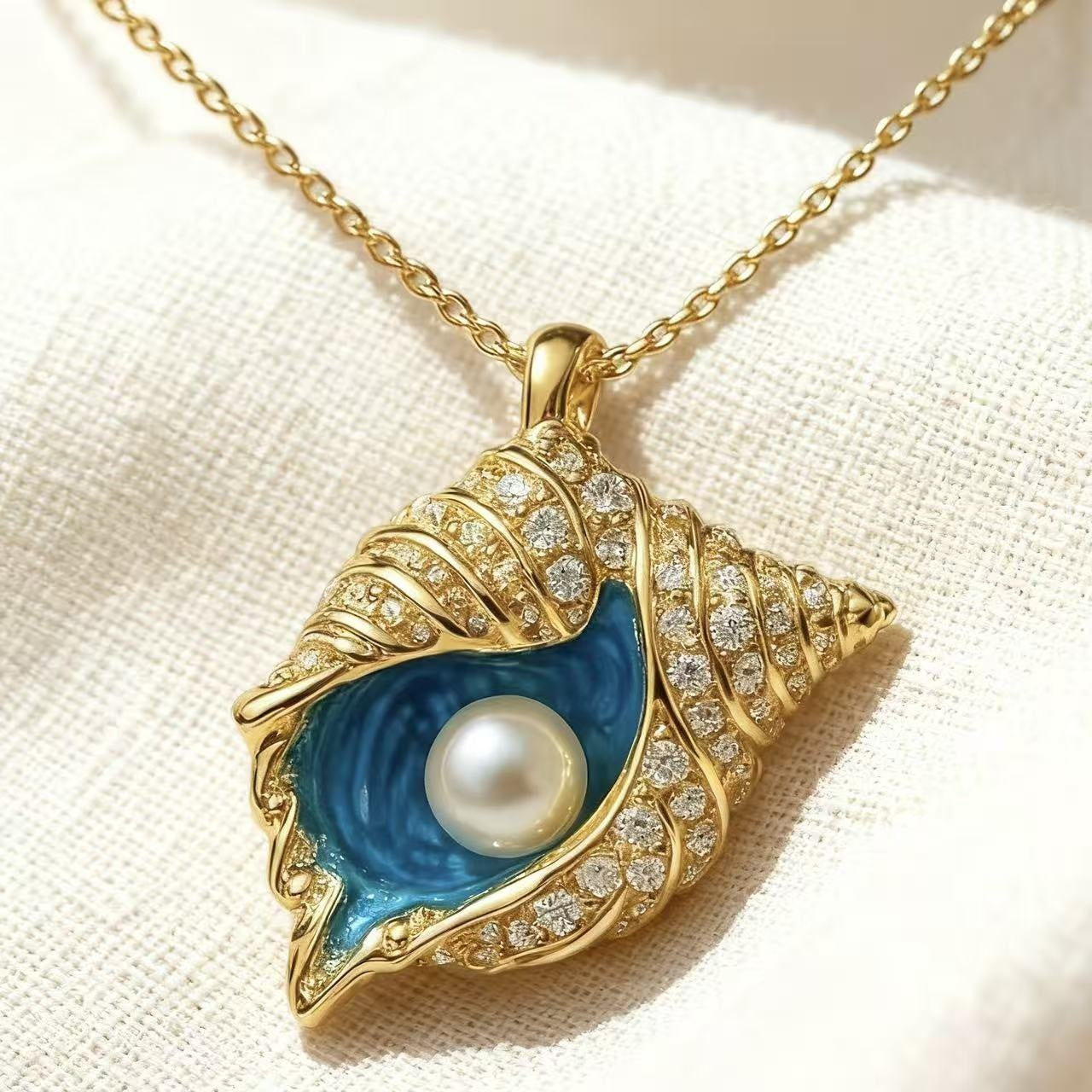 Aoaome Golden Conch Necklaces
