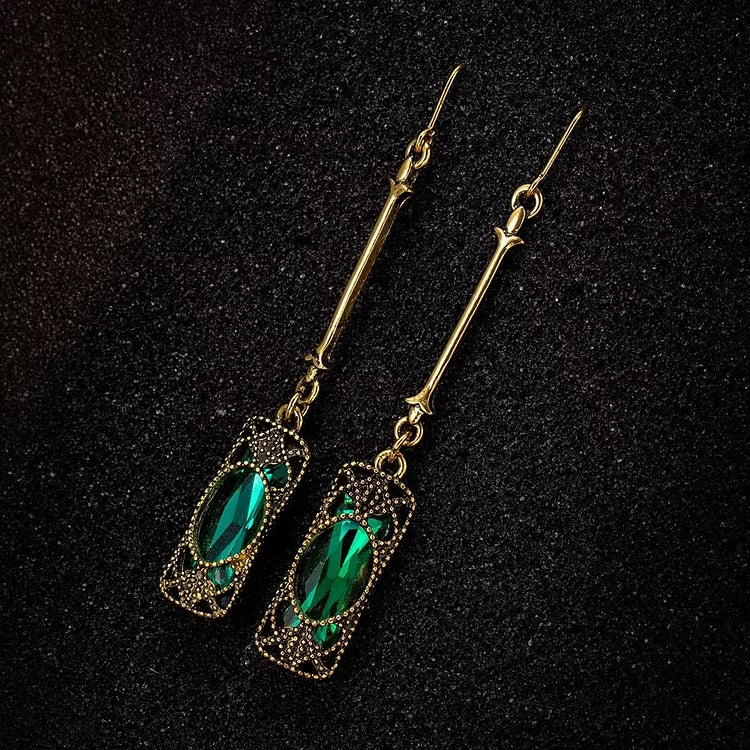 Aoaome Green Lantern Pendant in Gold Earrings