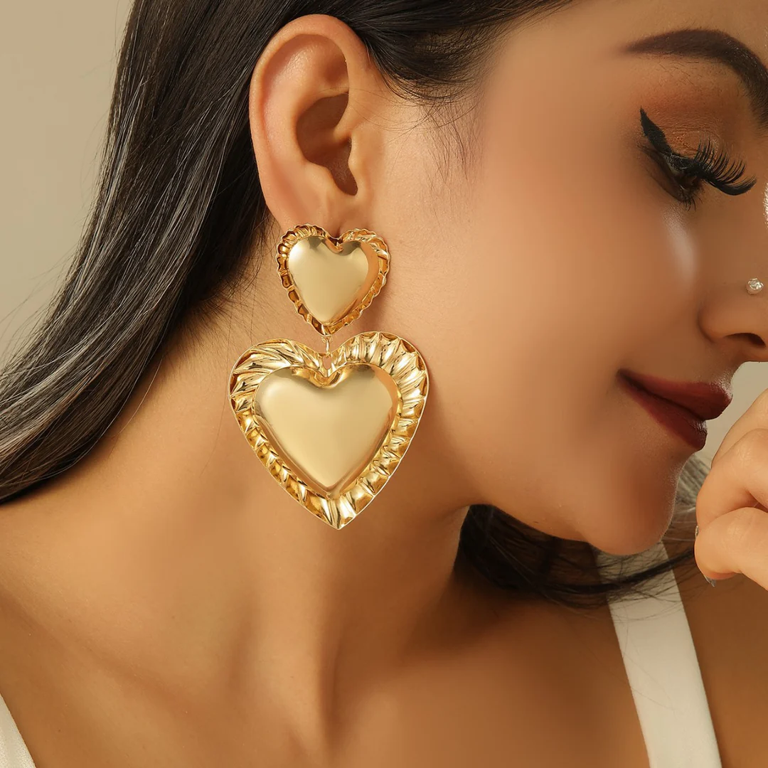 Aoaome Heart-Shaped Teardrop Vintage Metal Earrings