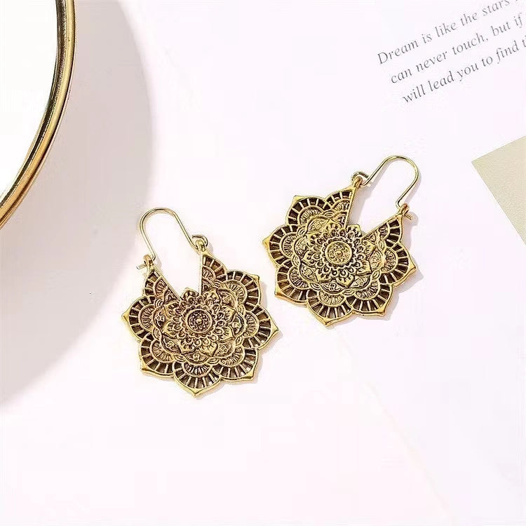 Aoaome Lotus Mandala Earrings