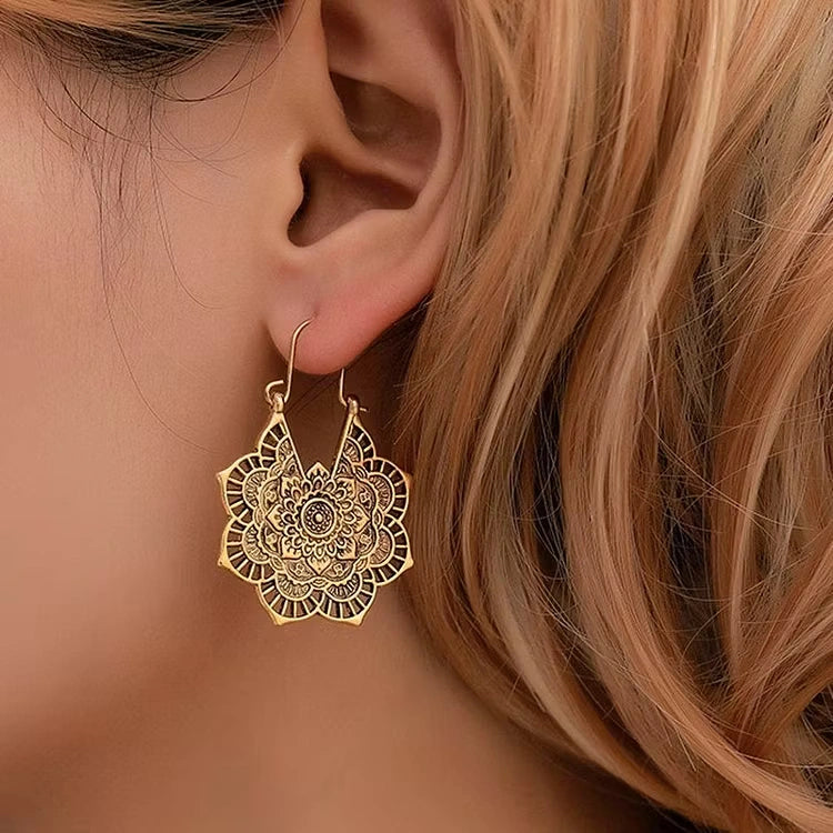 Aoaome Lotus Mandala Earrings