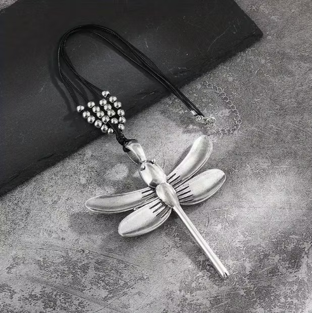 Aoaome Retro Pearl Dragonfly Pendant Necklaces