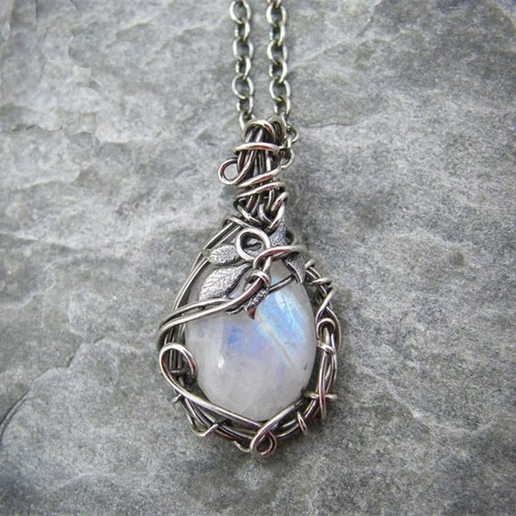 Aoaome Retro Wrapped Moonstone Necklaces
