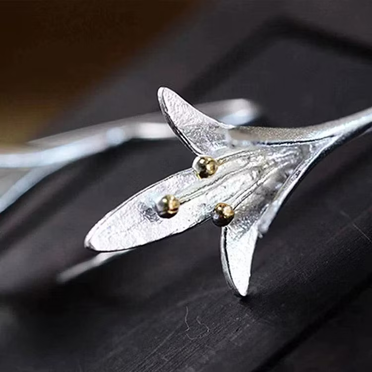 Aoaome Silver Flower Earrings