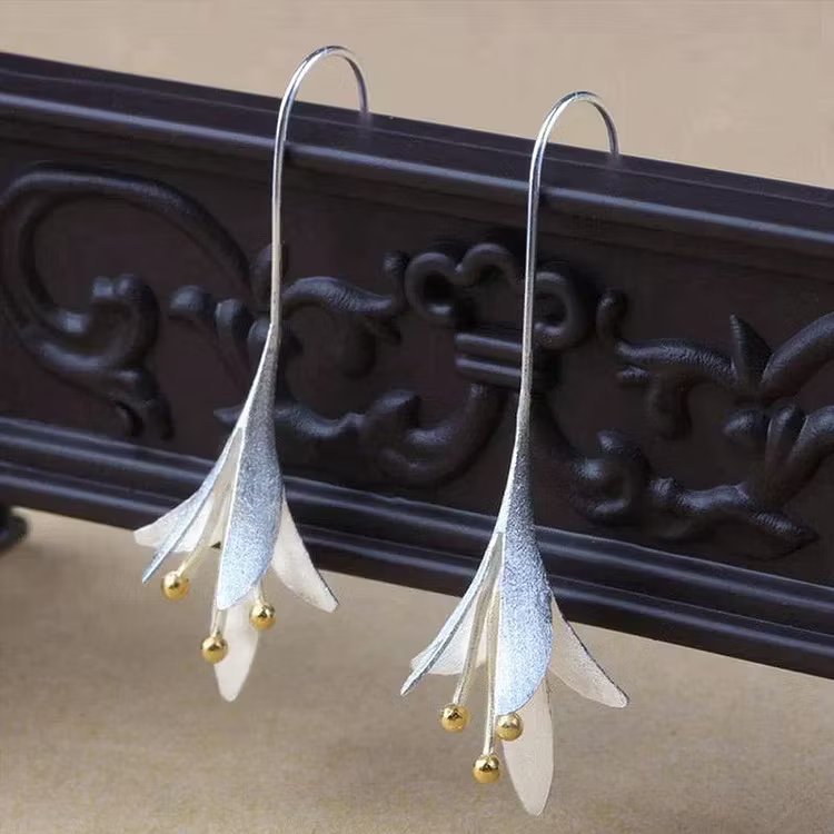Aoaome Silver Flower Earrings