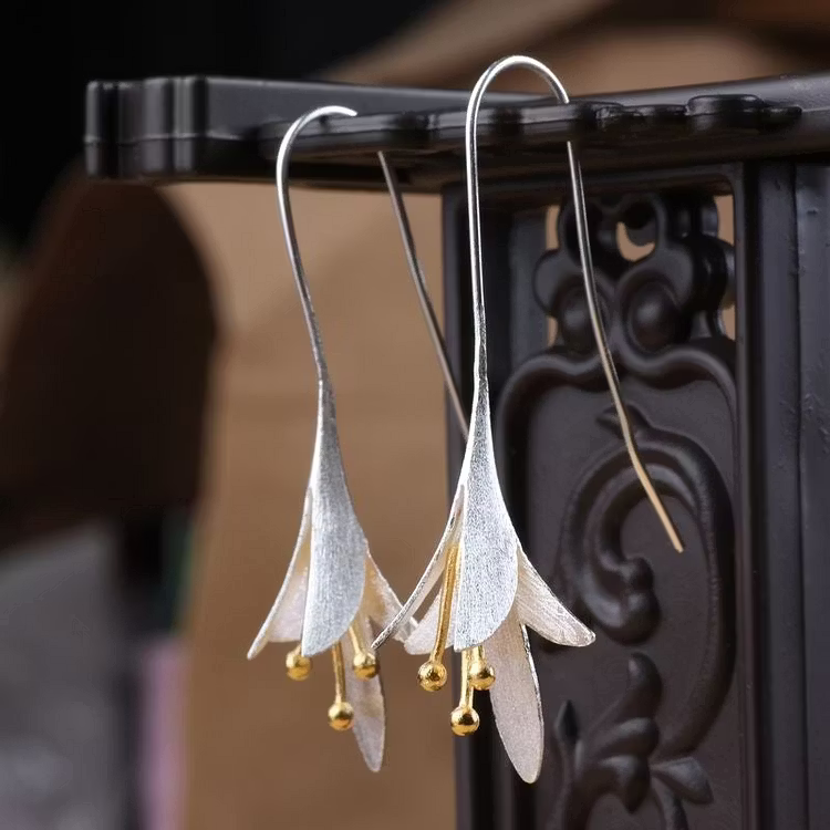 Aoaome Silver Flower Earrings