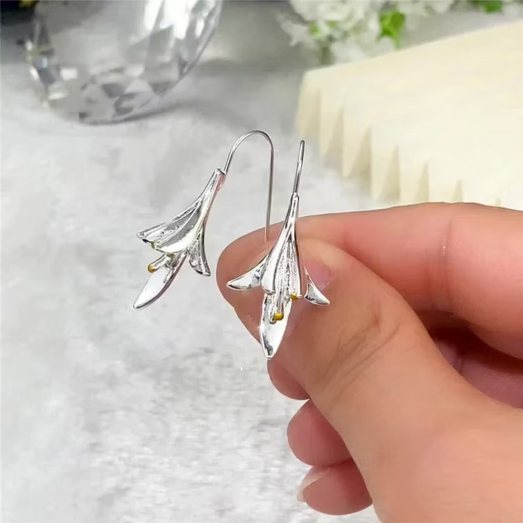 Aoaome Silver Flower Earrings