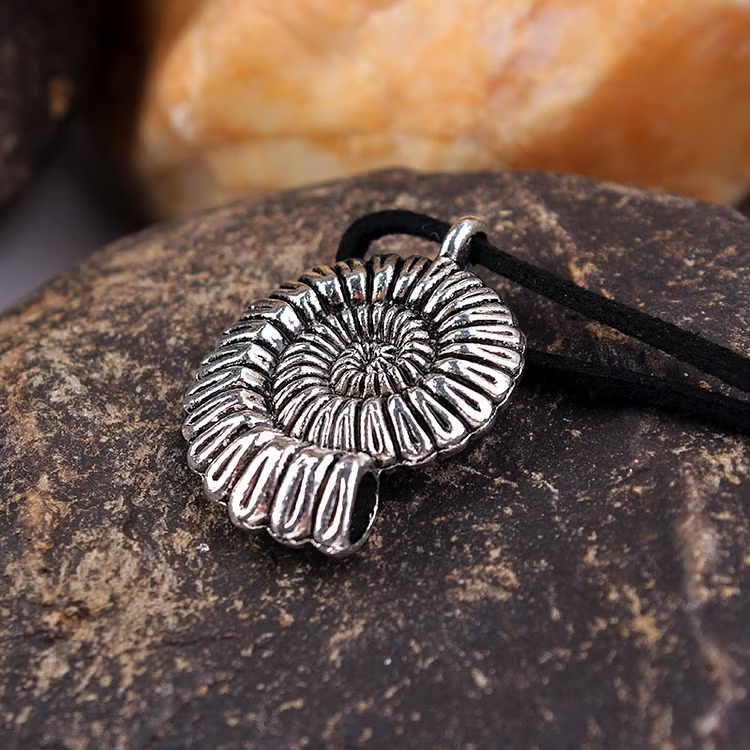 Aoaome Velvet Rope Large Conch Infinite Pattern Necklaces