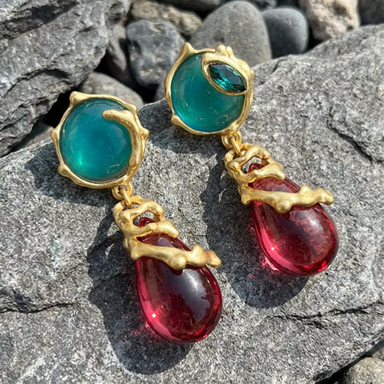 Aoaome Vintage Artisan Two-Tone Gem Drop Earrings