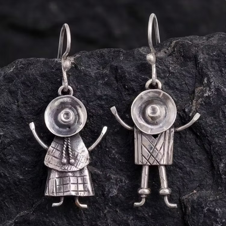 Aoaome Vintage Bohemian Fashion "Cusco Love" Round Robot Earrings