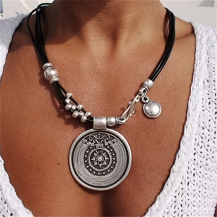 Aoaome Vintage Bohemian Flower Pattern Pendant Necklaces