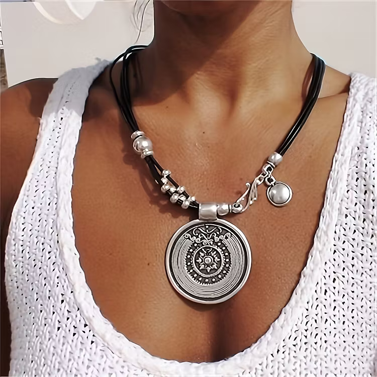 Aoaome Vintage Bohemian Flower Pattern Pendant Necklaces