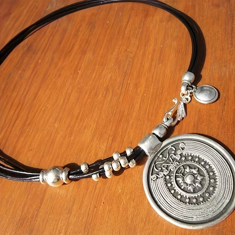 Aoaome Vintage Bohemian Flower Pattern Pendant Necklaces