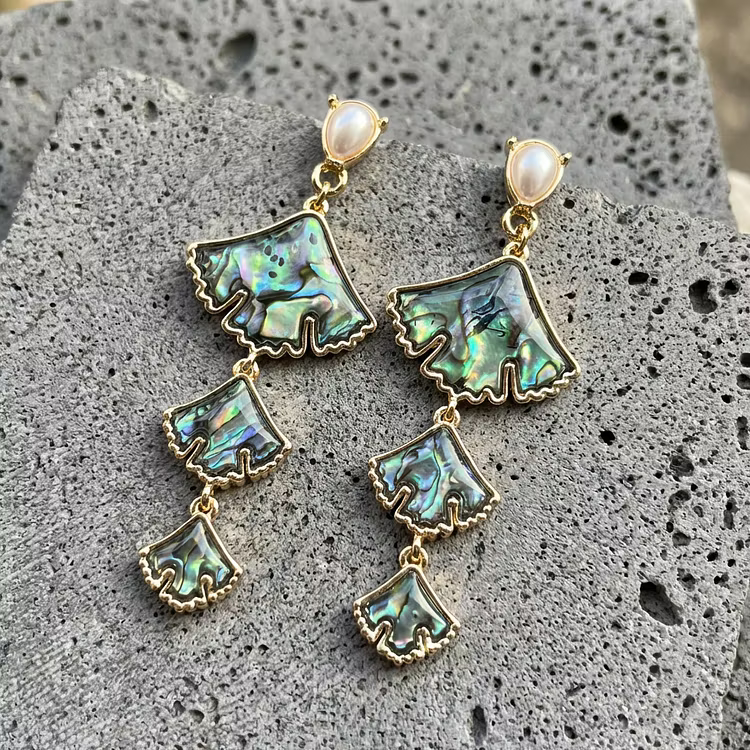 Aoaome Vintage Emerald Green Gem Drop Earrings