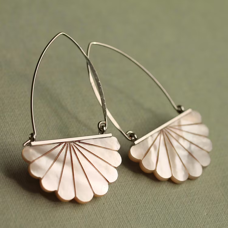 Aoaome Vintage Fan Pearl Drop Earrings