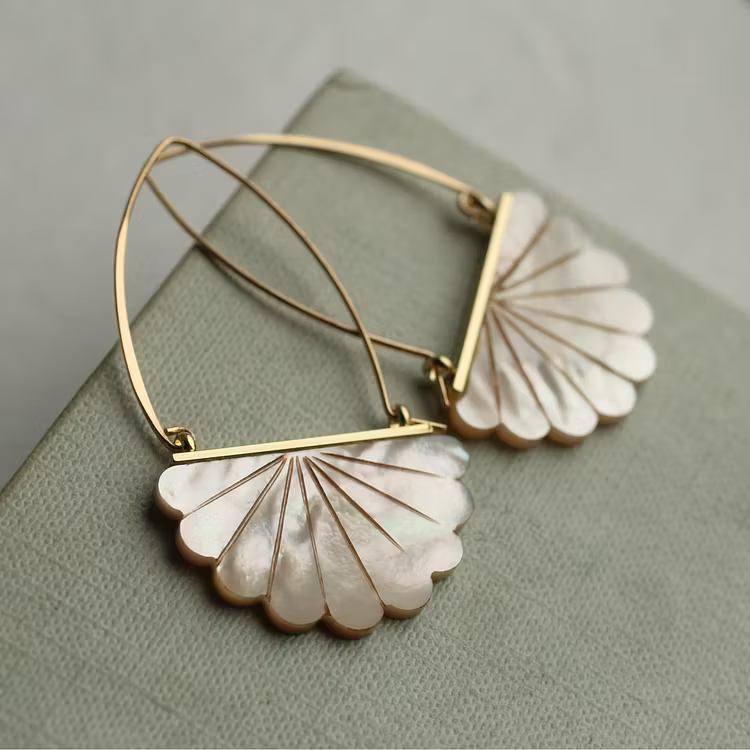 Aoaome Vintage Fan Pearl Drop Earrings