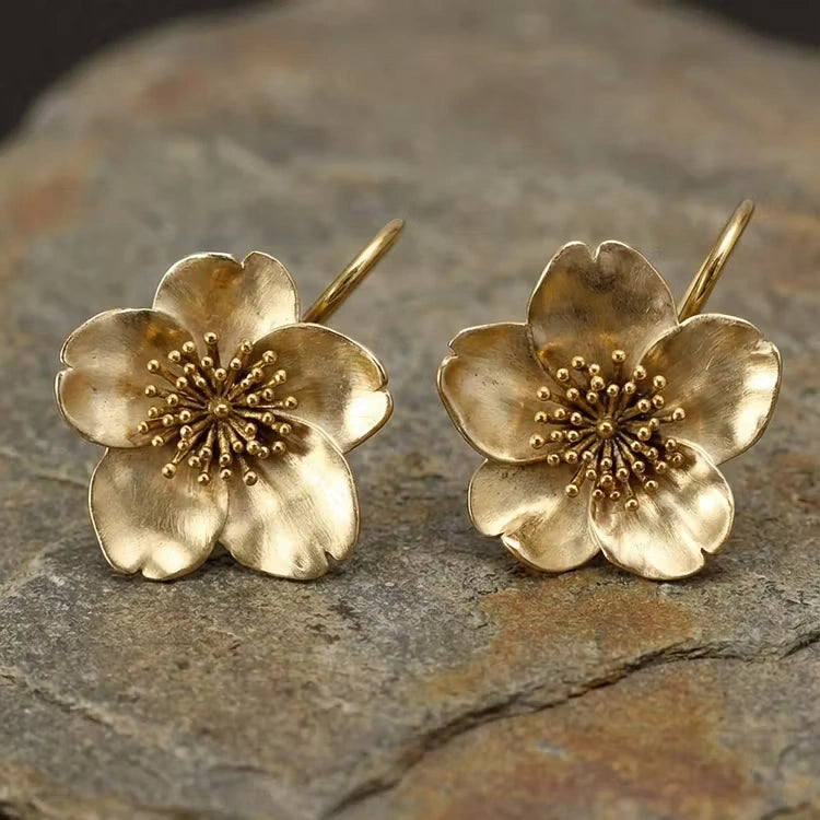 Aoaome Vintage Flower Earrings