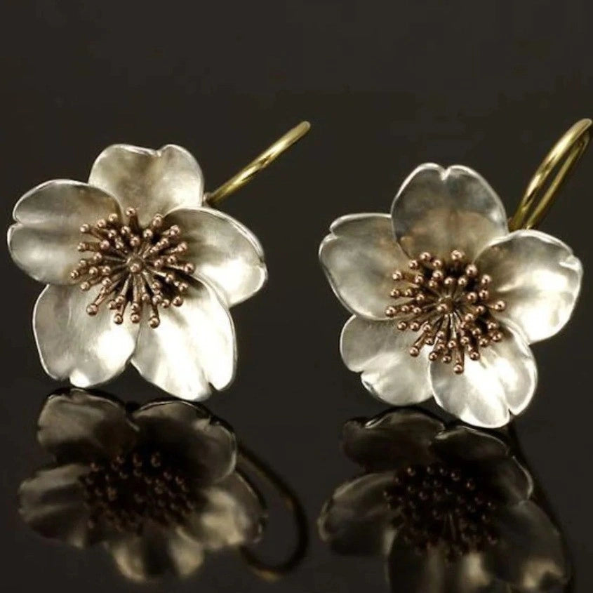 Aoaome Vintage Flower Earrings