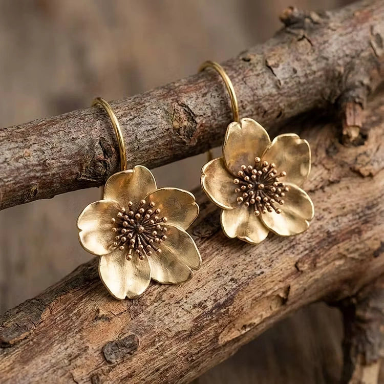 Aoaome Vintage Flower Earrings