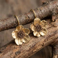 Aoaome Vintage Flower Earrings