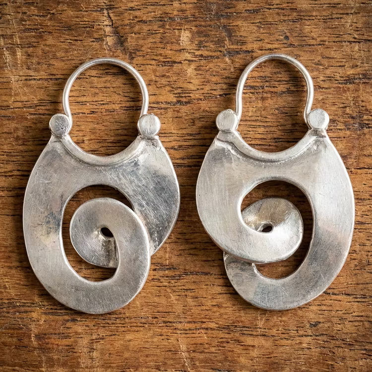 Aoaome Vintage Irregular Form Silver Earrings