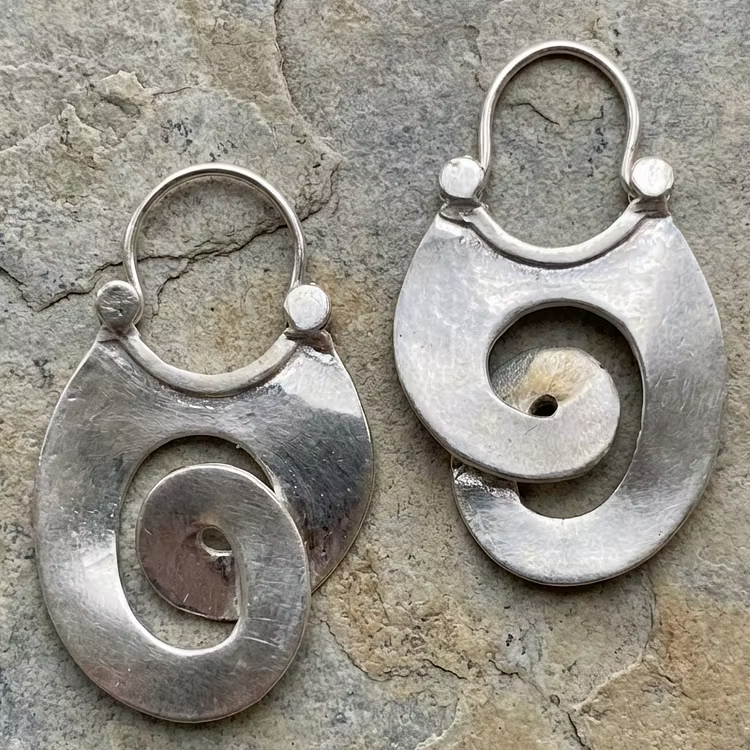 Aoaome Vintage Irregular Form Silver Earrings