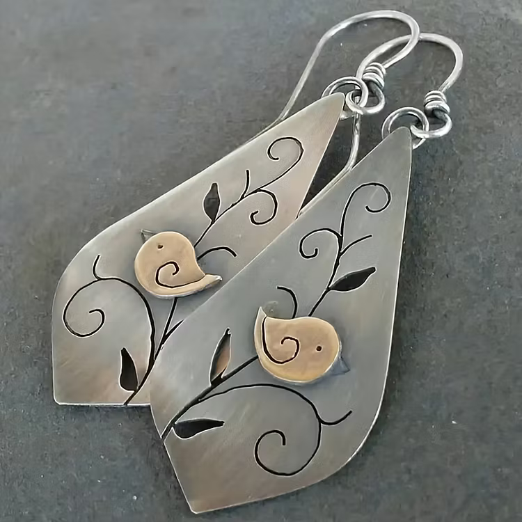Aoaome Vintage Minimalist Style Bird Pattern Earrings