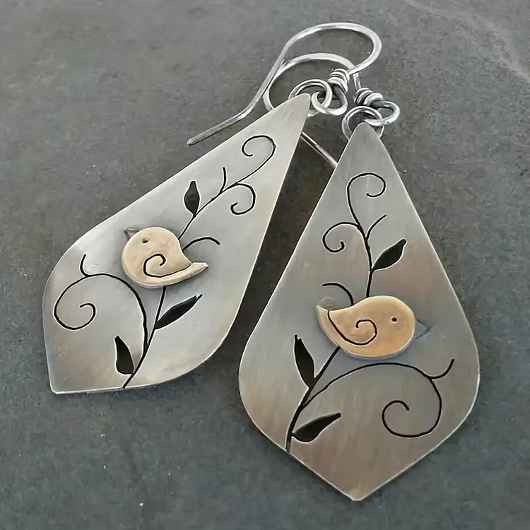 Aoaome Vintage Minimalist Style Bird Pattern Earrings