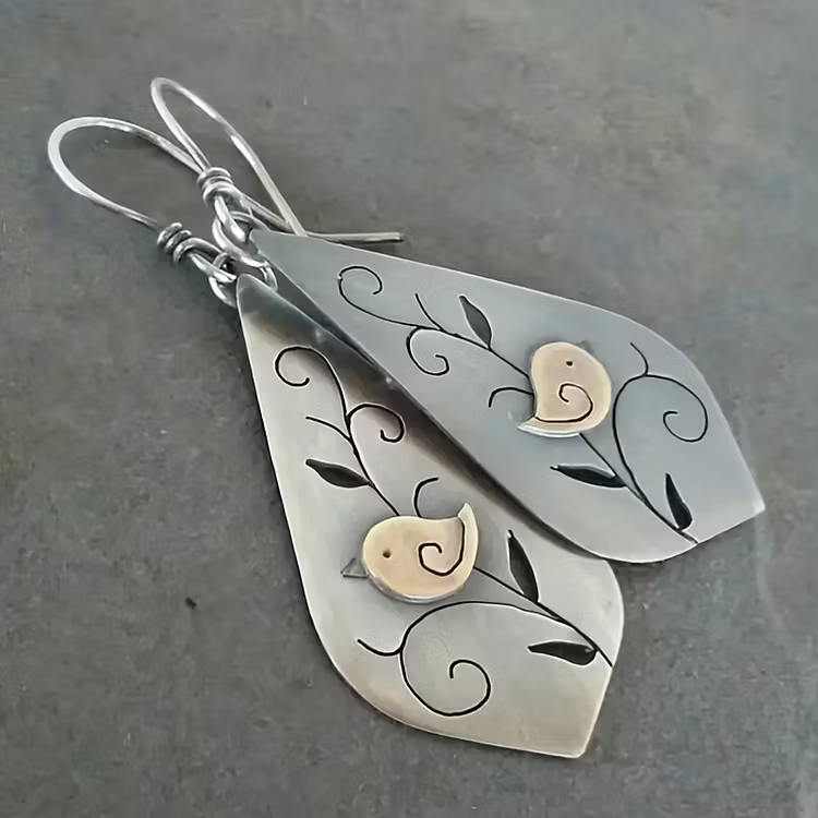 Aoaome Vintage Minimalist Style Bird Pattern Earrings