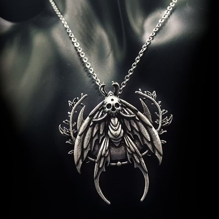Aoaome Vintage Moon Moth Skull Necklaces