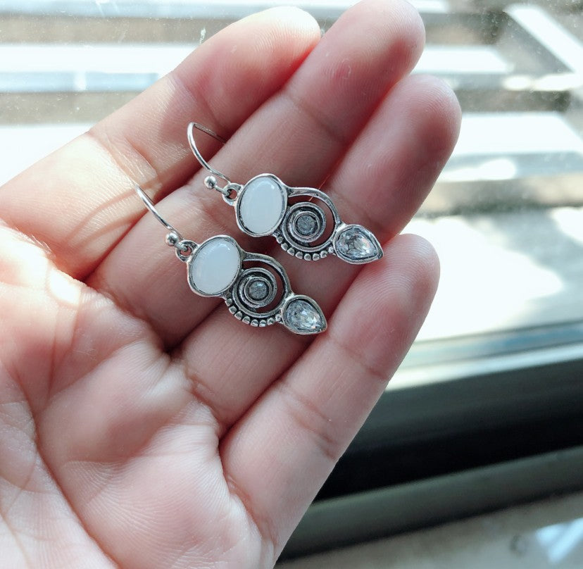 Aoaome Vintage Moonstone Earrings