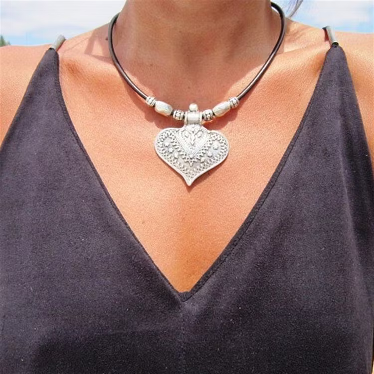 Aoaome Vintage Pattern Love Art Cowhide Rope Necklaces