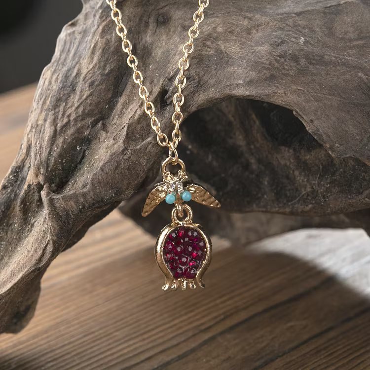 Aoaome Vintage Pomegranate Necklaces