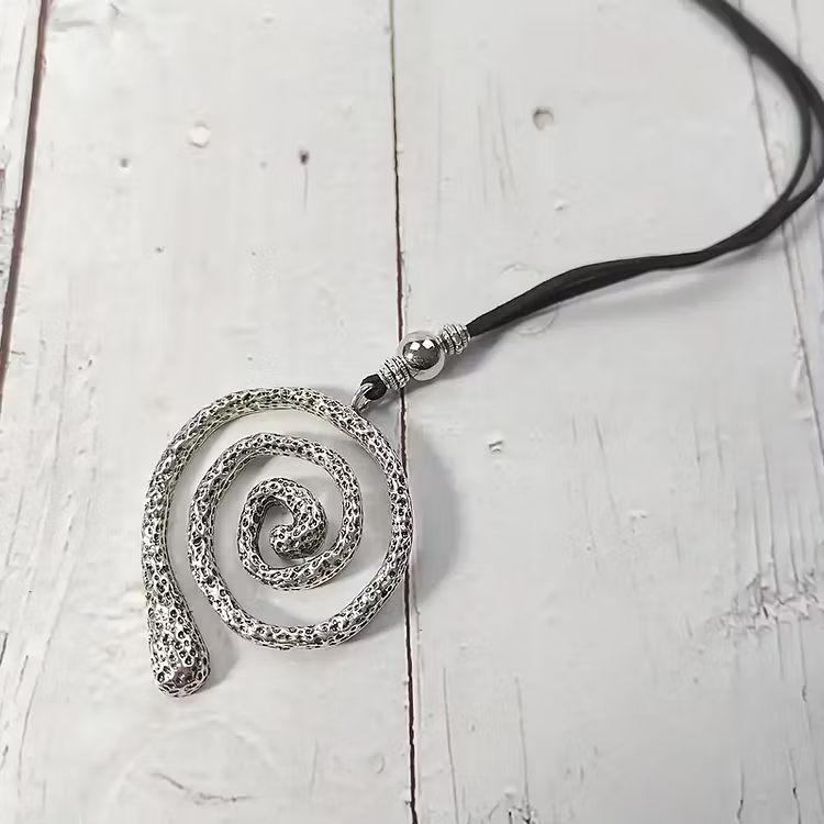 Aoaome Vintage Spiral Pendant Necklaces