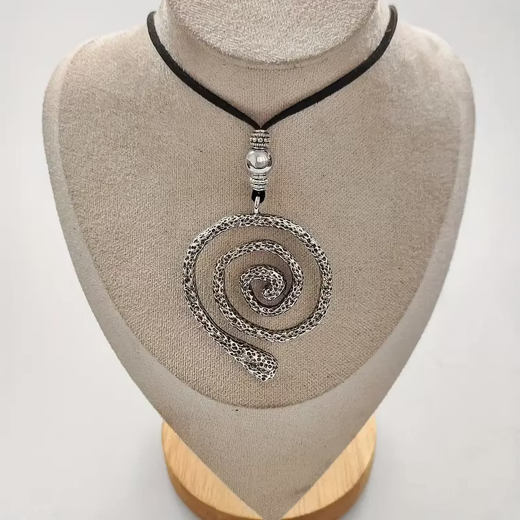 Aoaome Vintage Spiral Pendant Necklaces