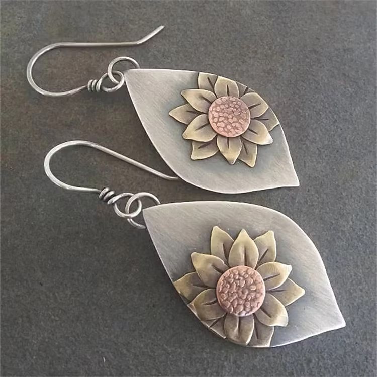 Aoaome Vintage Sunflower Earrings