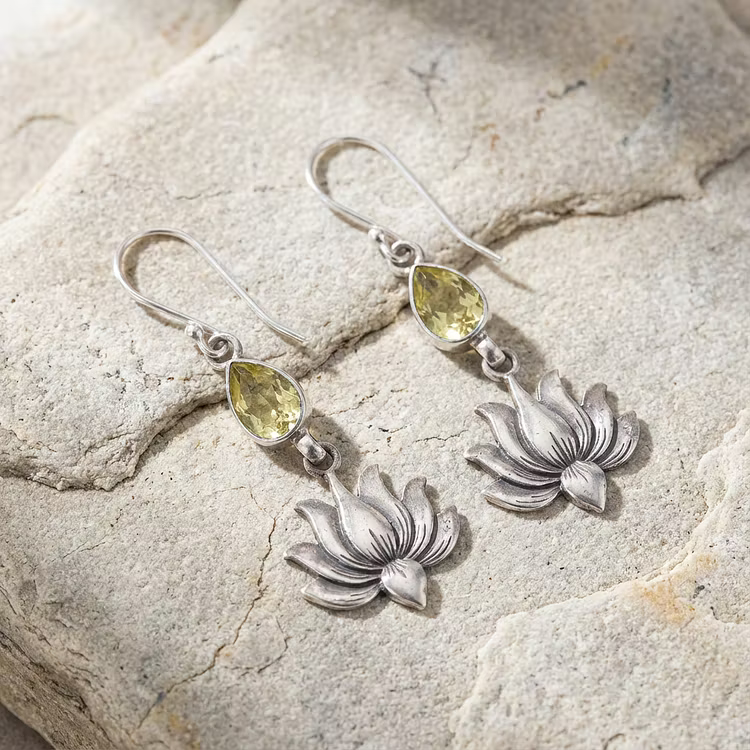 Aoaome Vintage lotus earrings