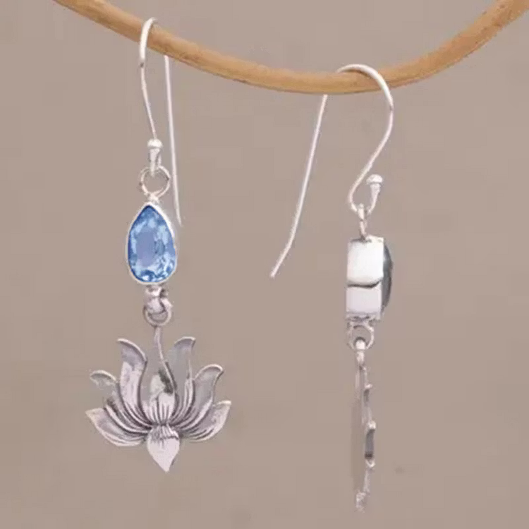Aoaome Vintage lotus earrings