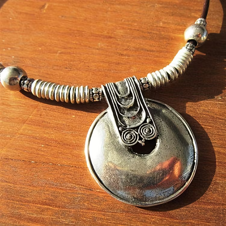 Aoaome Vintage Bohemian Round Pendant Personality Decorative Necklaces