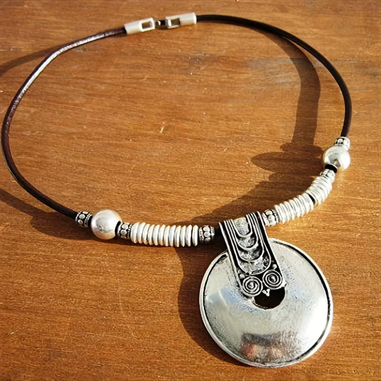 Aoaome Vintage Bohemian Round Pendant Personality Decorative Necklaces
